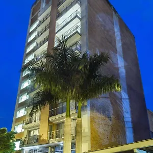 https://travelers-orange-suites.colombiamedellinhotels.com